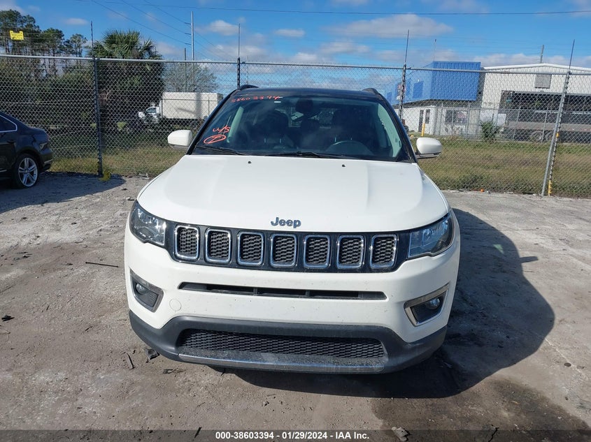 VIN 3C4NJDCBXJT457961 2018 JEEP COMPASS LIMITED 4X4
