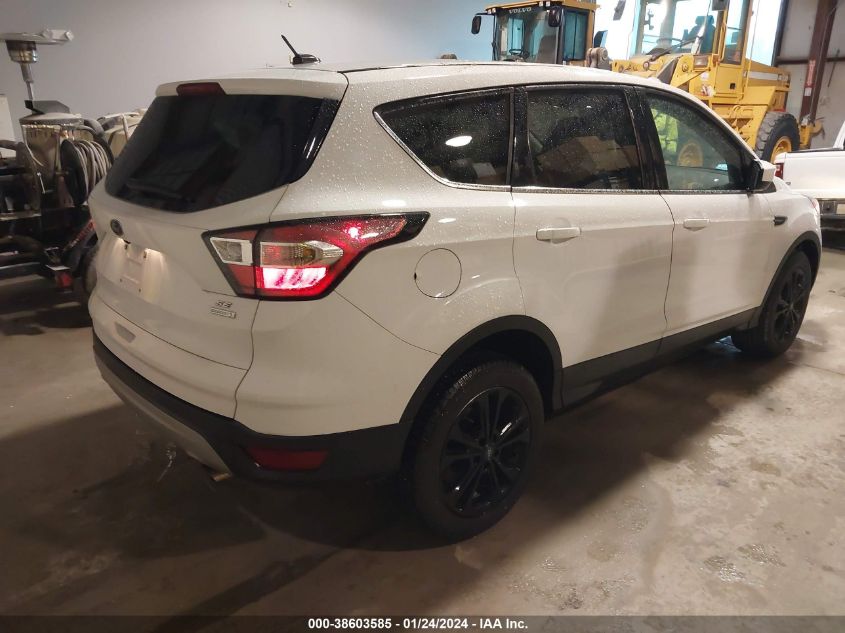 VIN 1FMCU0GD1JUD61172 2018 FORD ESCAPE SE