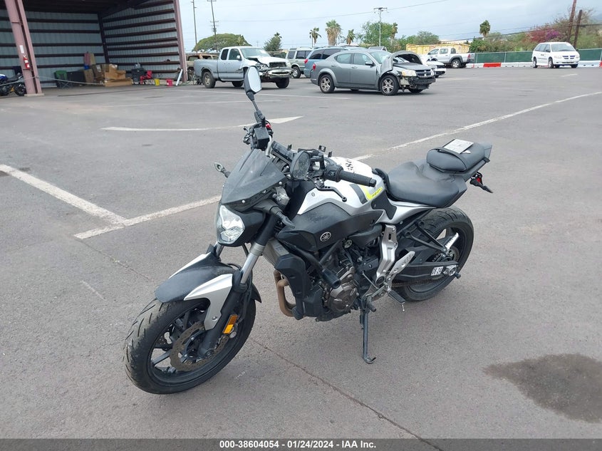 VIN JYARM06E2HA012389 2017 YAMAHA FZ07