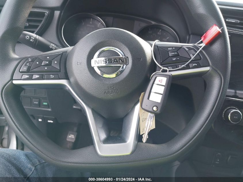 VIN KNMAT2MT6HP552858 2017 NISSAN ROGUE S