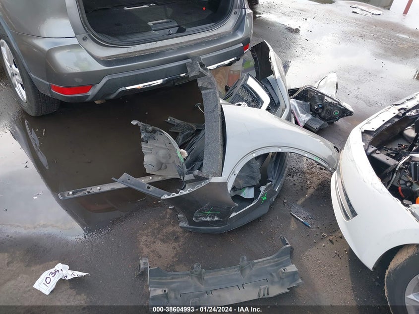 VIN KNMAT2MT6HP552858 2017 NISSAN ROGUE S