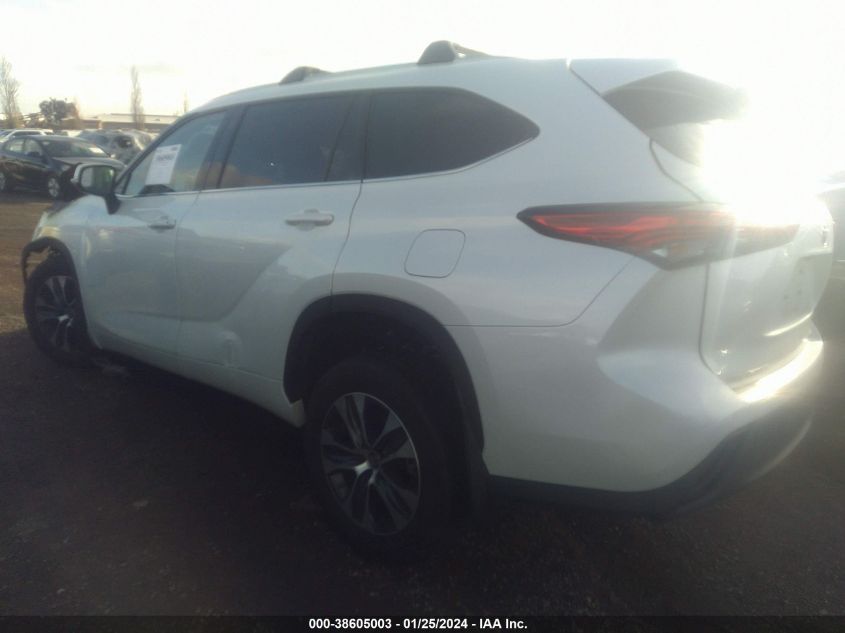 2022 TOYOTA HIGHLANDER XLE - 5TDHZRBH4NS579790