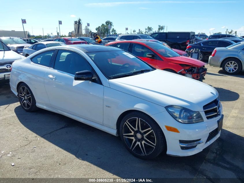 2014 MERCEDES-BENZ C 250 - WDDGJ4HB4EG267560