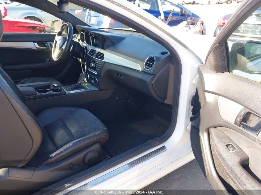 2014 MERCEDES-BENZ C 250 - WDDGJ4HB4EG267560