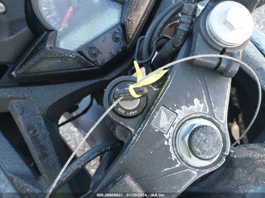 2021 HONDA CBR300 R - MLHNC5101M5700527