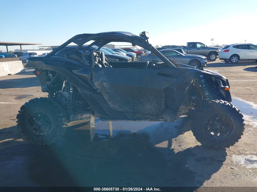 VIN 3JBVDAW26JK000123 2018 CAN-AM MAVERICK X3 X DS TURBO R