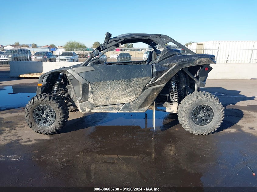 VIN 3JBVDAW26JK000123 2018 CAN-AM MAVERICK X3 X DS TURBO R