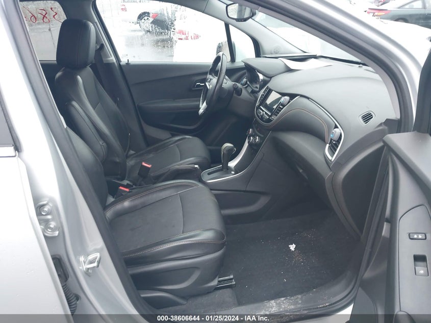 VIN 3GNCJLSB2JL378987 2018 CHEVROLET TRAX 1LT