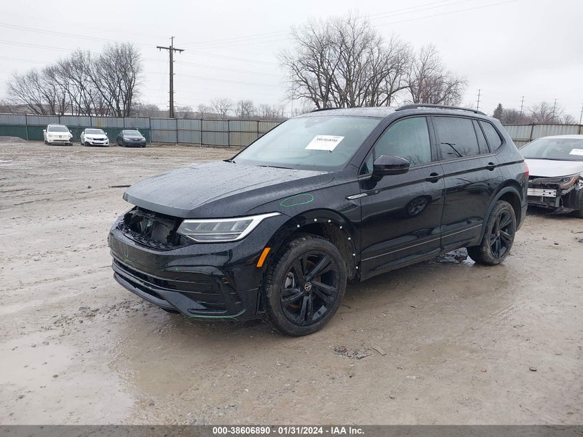 VIN 3VVCB7AX8PM129771 2023 VOLKSWAGEN TIGUAN SE R-LINE BLACK