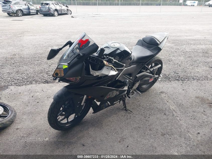 2020 YAMAHA YZFR3 A MH3RH18Y8LK004842
