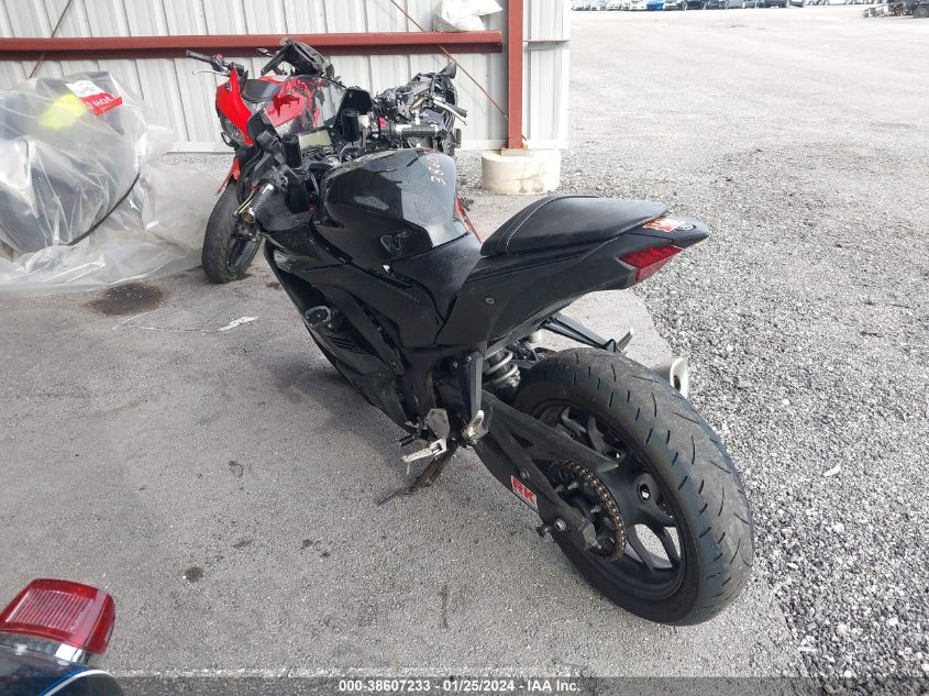 2020 YAMAHA YZFR3 A MH3RH18Y8LK004842