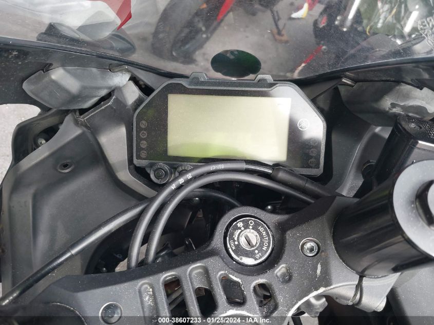 2020 YAMAHA YZFR3 A MH3RH18Y8LK004842