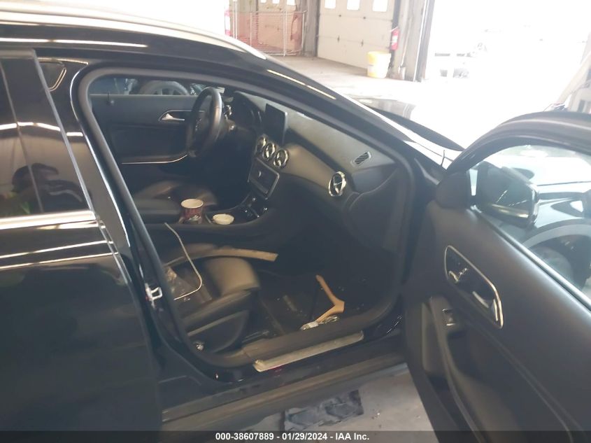 2018 MERCEDES-BENZ GLA 250 4MATIC WDCTG4GB1JJ406527