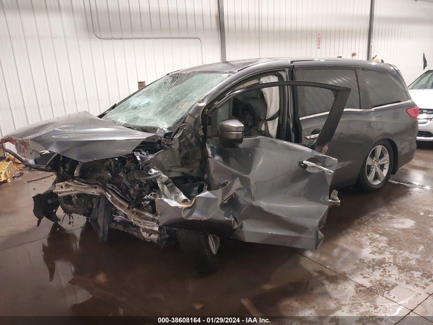 VIN 5FNRL6H5XJB075891 2018 HONDA ODYSSEY EX