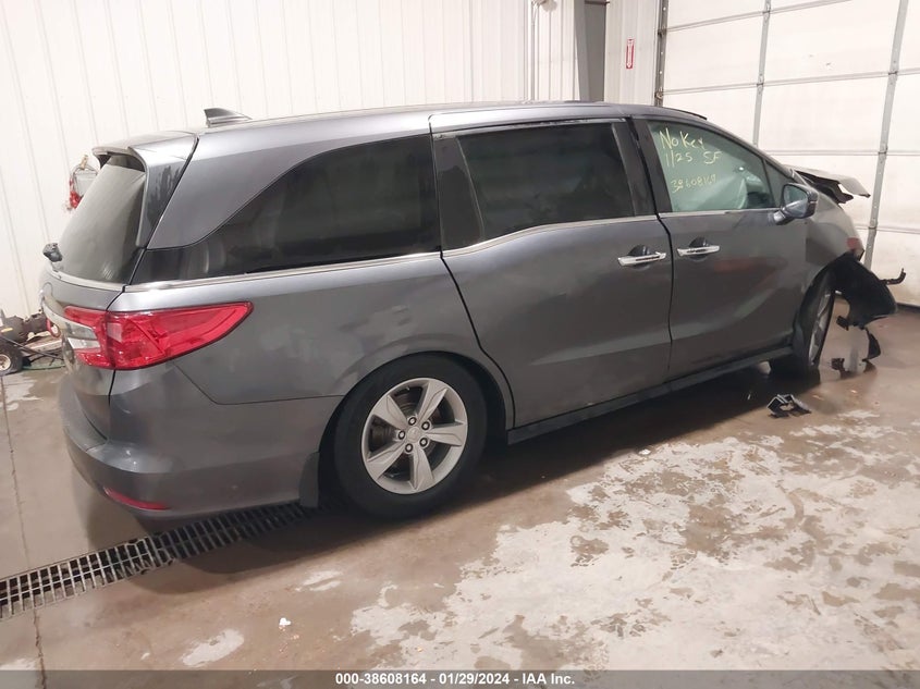 VIN 5FNRL6H5XJB075891 2018 HONDA ODYSSEY EX
