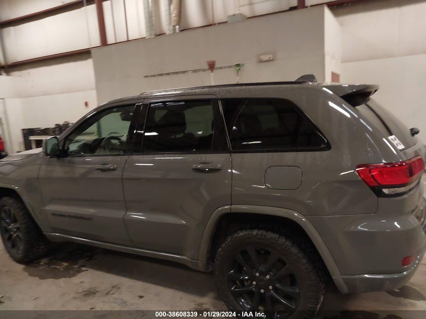 VIN 1C4RJFAGXKC694894 2019 JEEP GRAND CHEROKEE ALTITUDE 4X4
