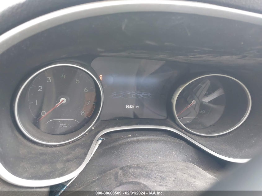 VIN 3C4NJDBB4JT175722 2018 JEEP COMPASS LATITUDE