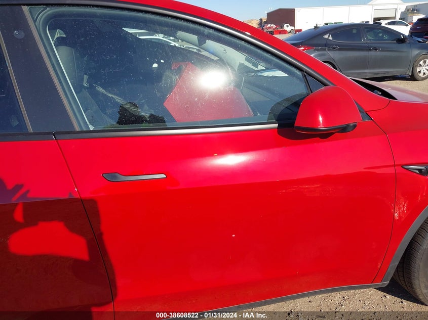 VIN 7SAYGDEE4PA119806 2023 TESLA MODEL Y