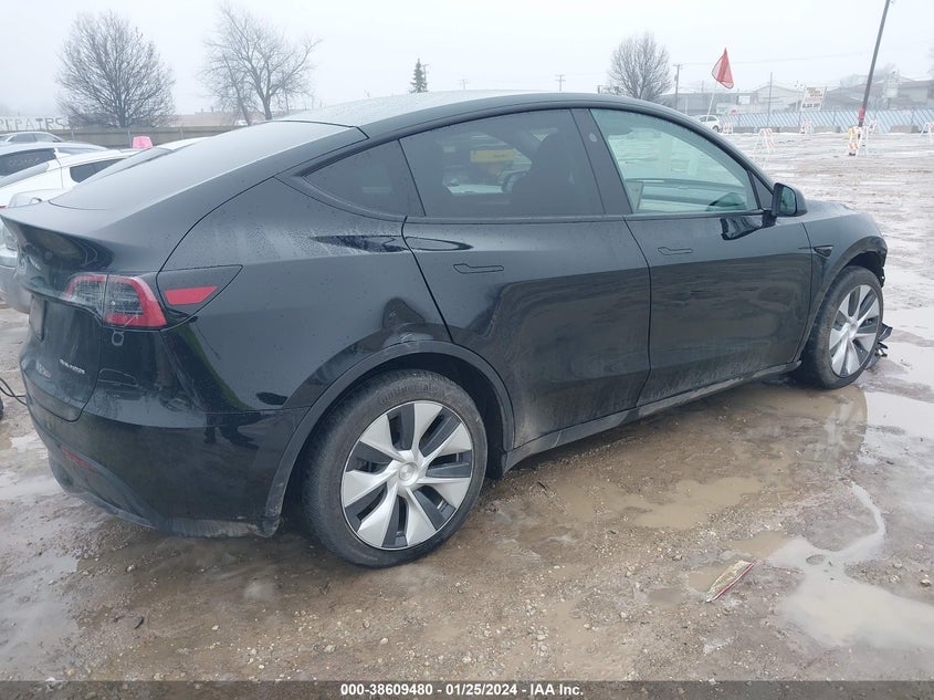 VIN 7SAYGDEE8PF808444 2023 TESLA MODEL Y