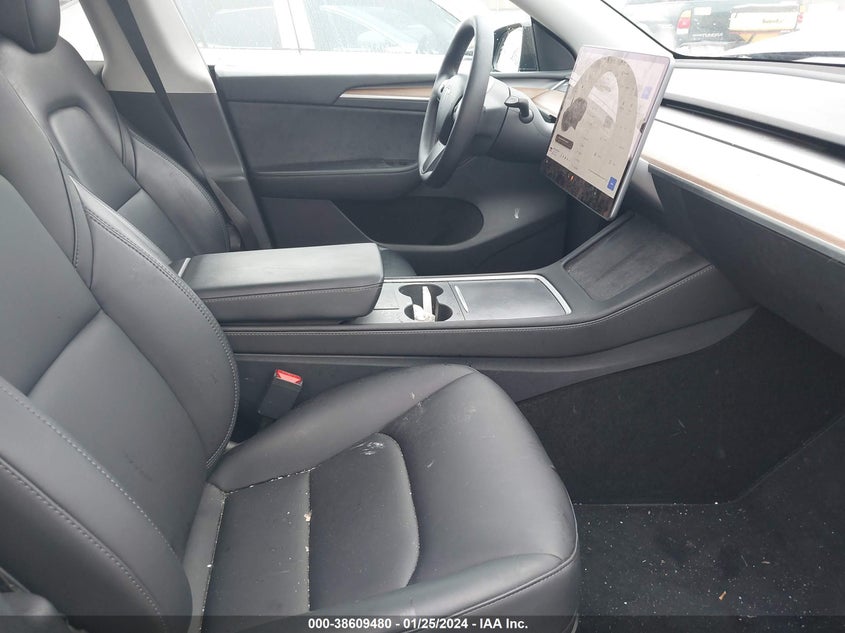 VIN 7SAYGDEE8PF808444 2023 TESLA MODEL Y