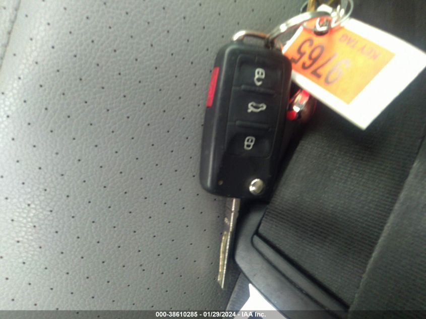 2013 VOLKSWAGEN JETTA HYBRID SEL PREMIUM 3VW637AJ1DM222841