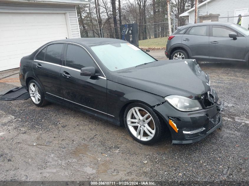 2014 MERCEDES-BENZ C 300 LUXURY 4MATIC/SPORT 4MATIC - WDDGF8AB6ER320153