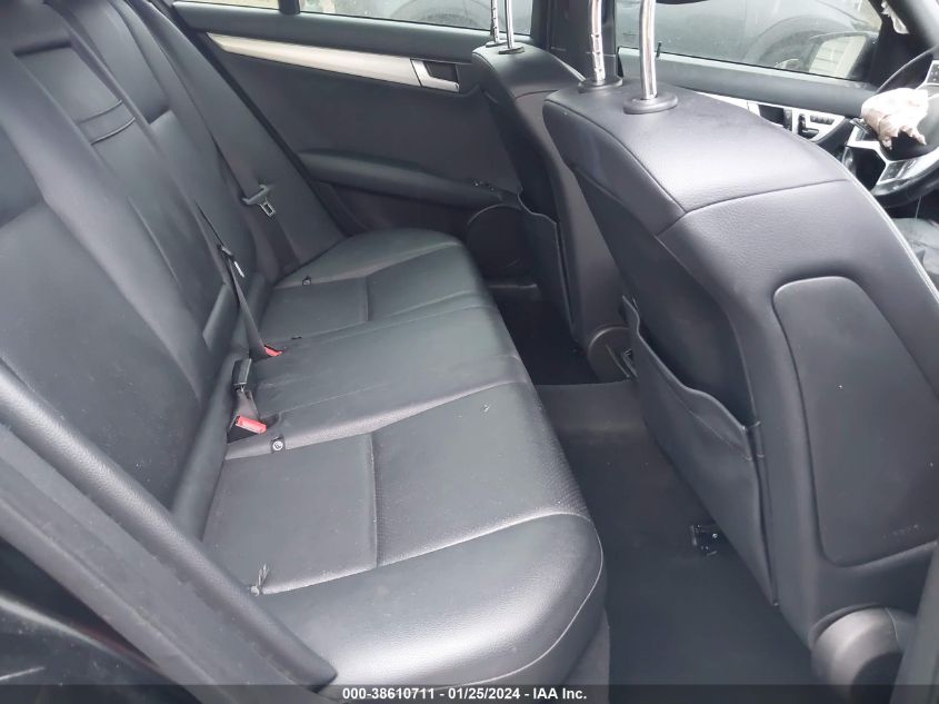 2014 MERCEDES-BENZ C 300 LUXURY 4MATIC/SPORT 4MATIC - WDDGF8AB6ER320153