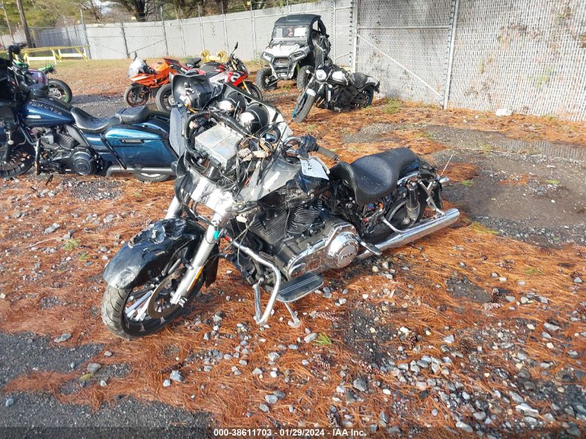 2013 HARLEY-DAVIDSON FLHX STREET GLIDE - 1HD1KBM11DB643639