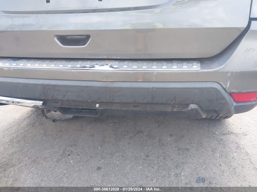 VIN 5N1AT2MT5JC768077 2018 NISSAN ROGUE S/SL