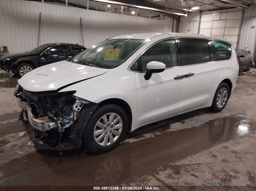 VIN 2C4RC1AG3LR104735 2020 CHRYSLER VOYAGER L