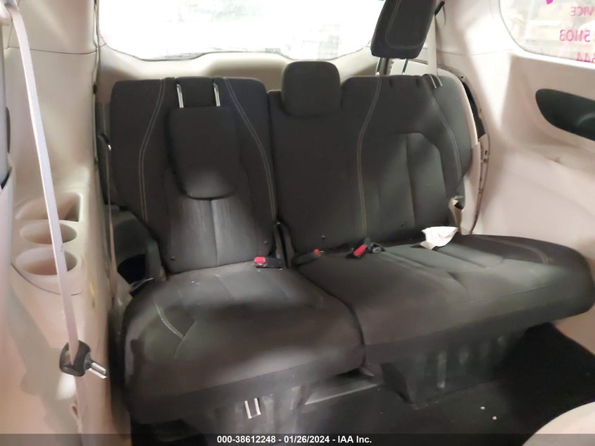 VIN 2C4RC1AG3LR104735 2020 CHRYSLER VOYAGER L