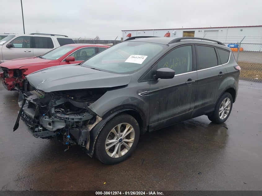 VIN 1FMCU9GD4JUD59758 2018 FORD ESCAPE SE