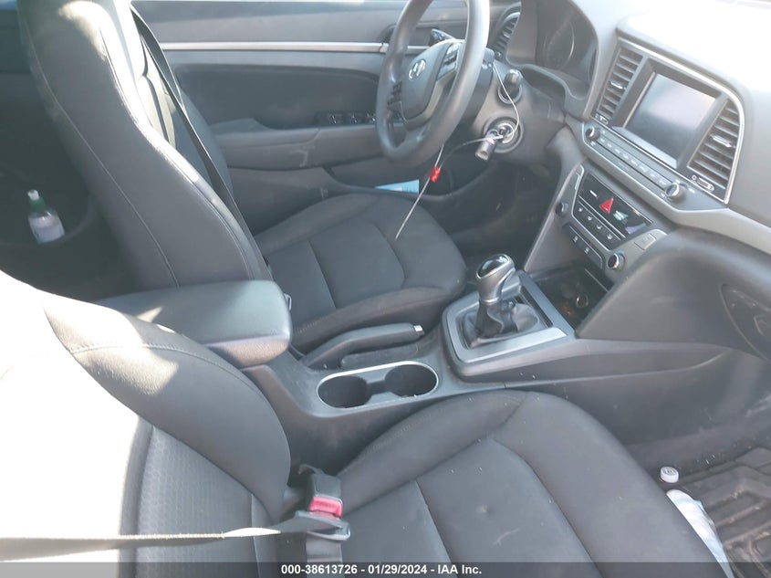 VIN 5NPD84LF7JH302990 2018 HYUNDAI ELANTRA SEL