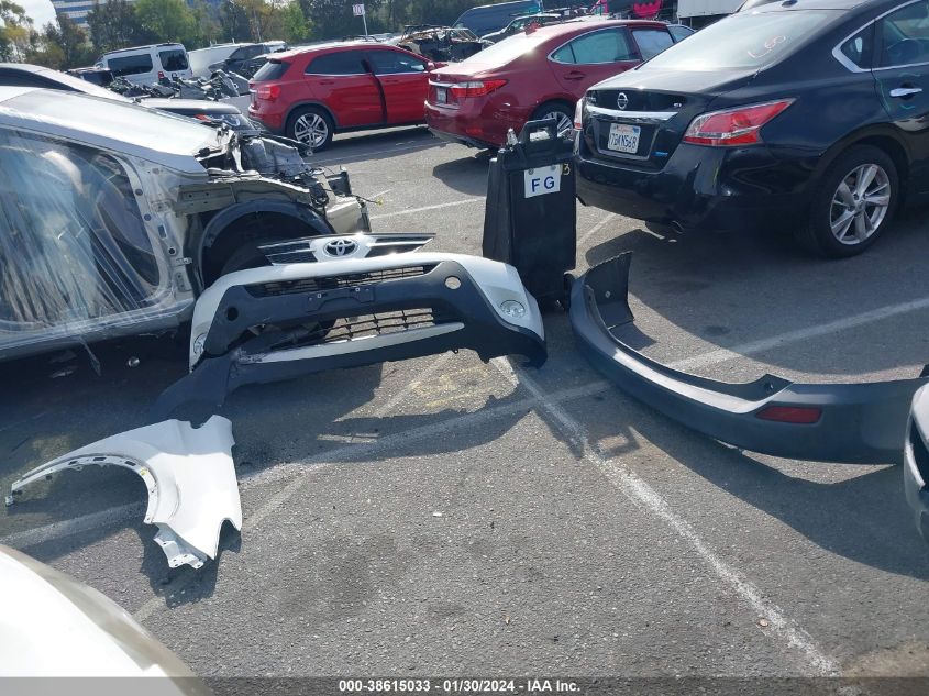 2014 TOYOTA RAV4 XLE - JTMWFREVXEJ001921