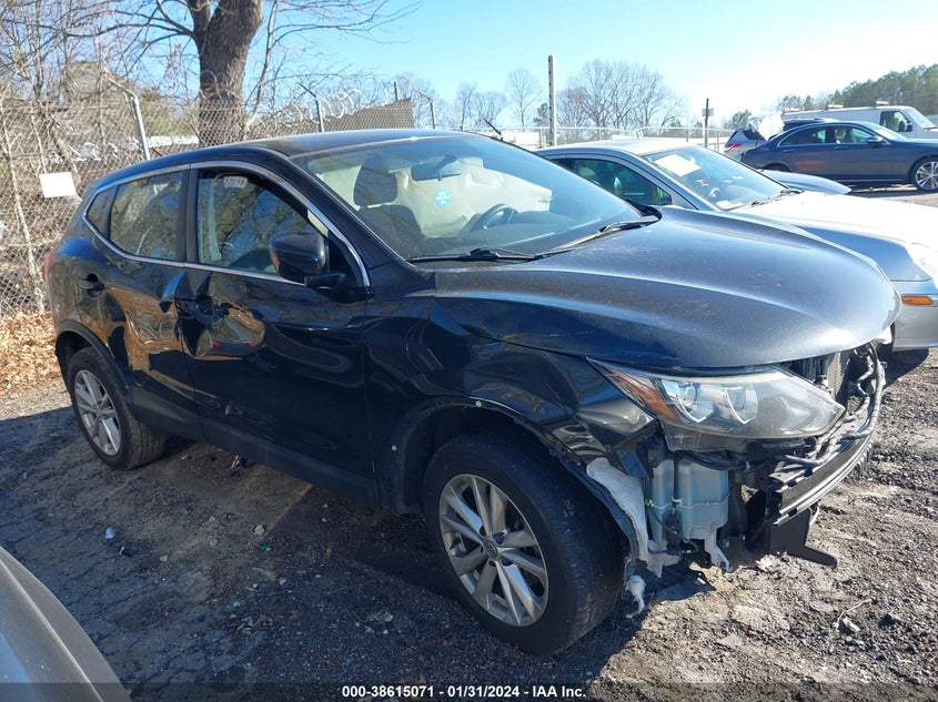 VIN JN1BJ1CP5JW100732 2018 NISSAN ROGUE SPORT S