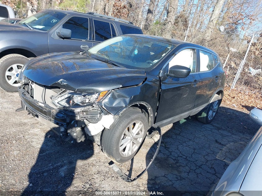VIN JN1BJ1CP5JW100732 2018 NISSAN ROGUE SPORT S