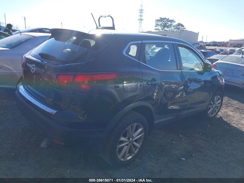 VIN JN1BJ1CP5JW100732 2018 NISSAN ROGUE SPORT S