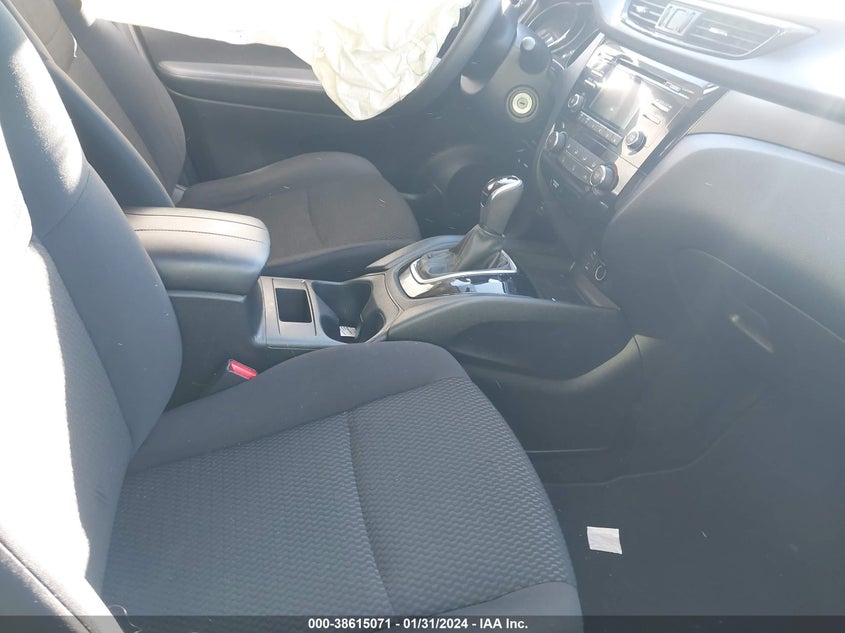 VIN JN1BJ1CP5JW100732 2018 NISSAN ROGUE SPORT S