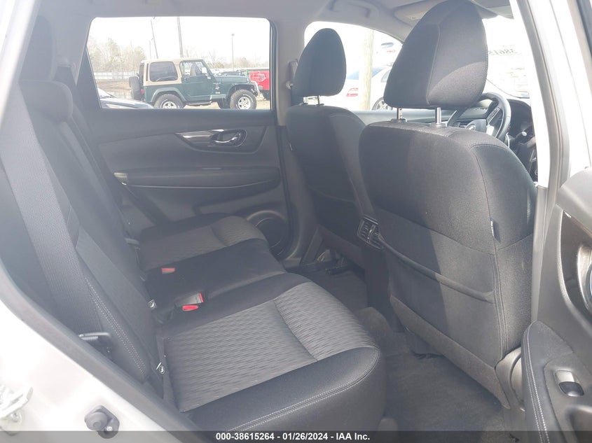 VIN JN8AT2MT2JW491430 2018 NISSAN ROGUE SV