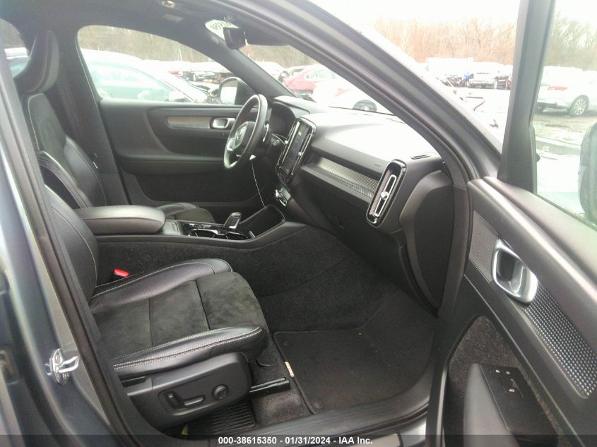 2019 VOLVO XC40 T5 R-DESIGN YV4162UM8K2130849