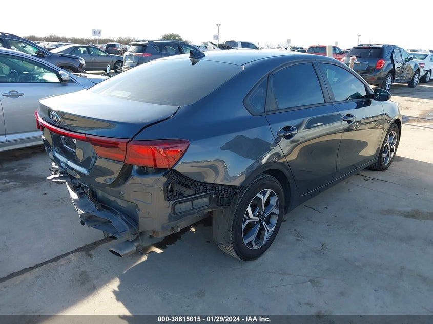 VIN 3KPF24AD4LE255713 2020 KIA FORTE LXS