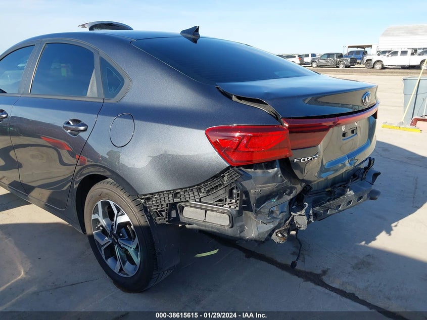 VIN 3KPF24AD4LE255713 2020 KIA FORTE LXS
