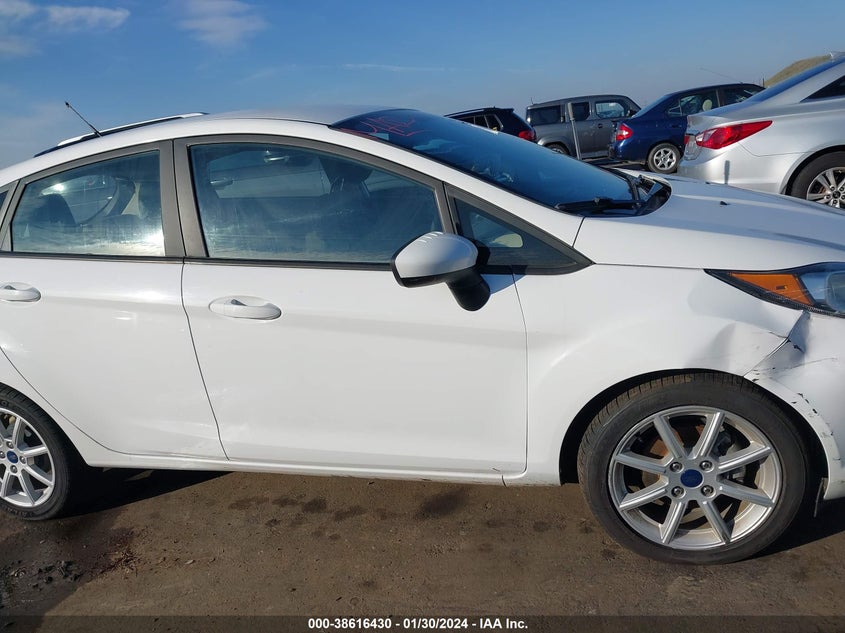 VIN 3FADP4EJ4KM143142 2019 FORD FIESTA SE