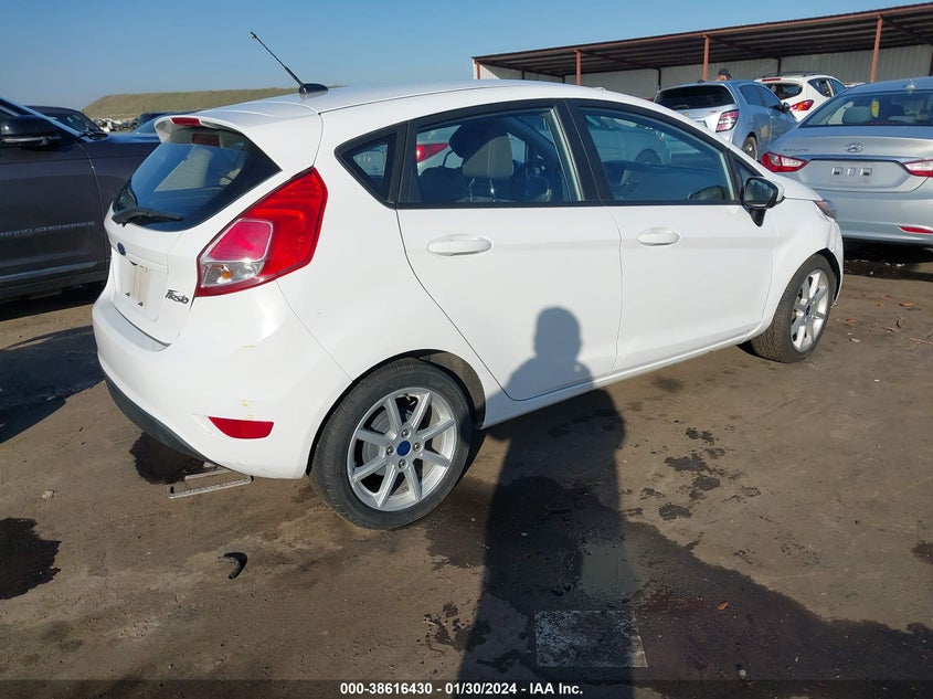 VIN 3FADP4EJ4KM143142 2019 FORD FIESTA SE