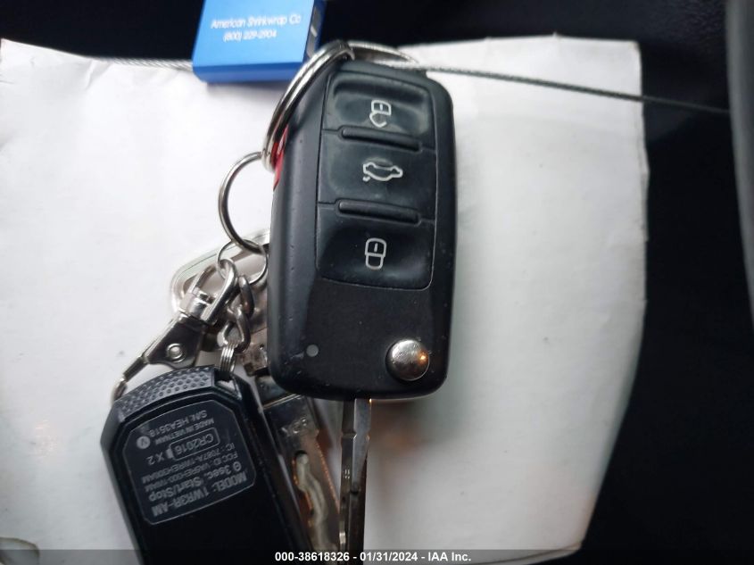 2015 VOLKSWAGEN JETTA 2.0L S - 3VW2K7AJ4FM202068