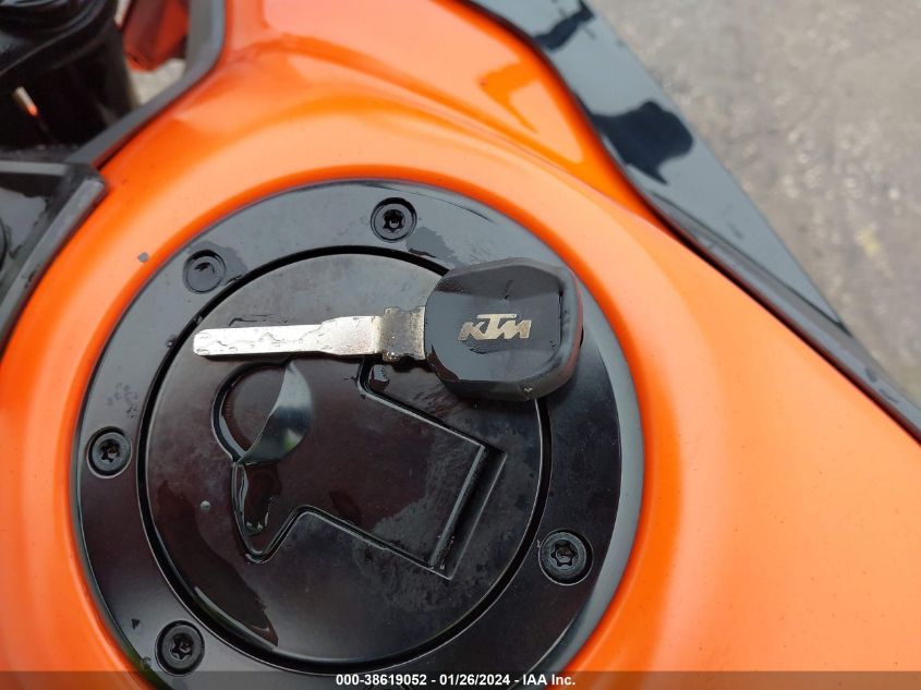 2022 KTM 890 DUKE R - VBKTU9406NM842405