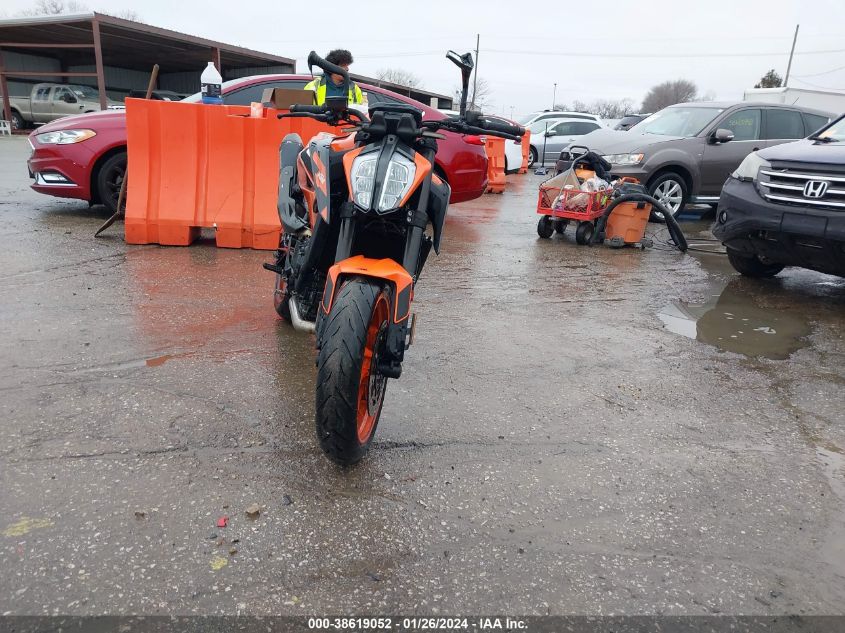 2022 KTM 890 DUKE R - VBKTU9406NM842405