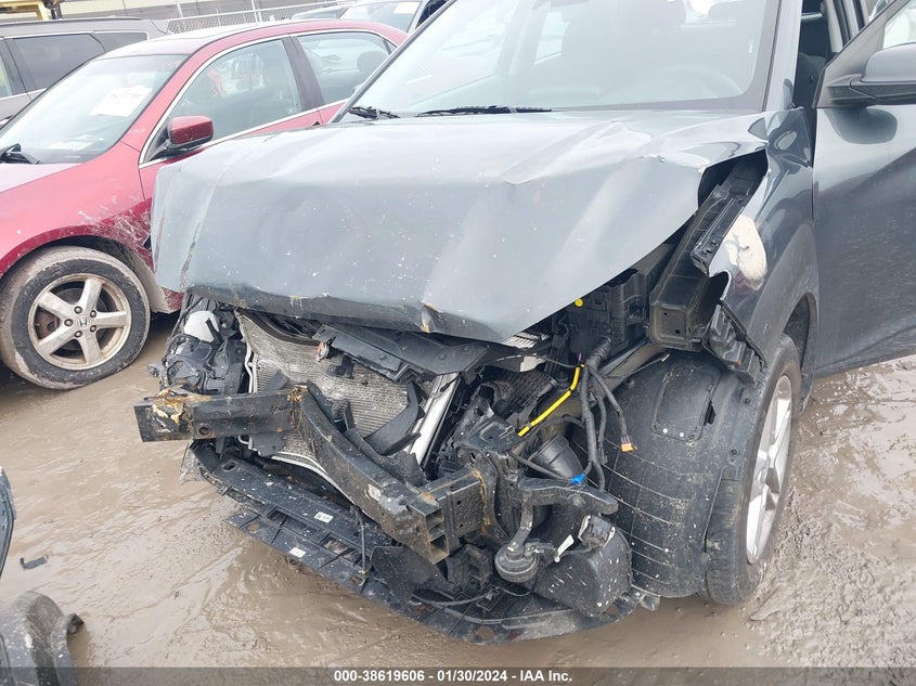VIN KM8K12AA0MU647582 2021 HYUNDAI KONA SE