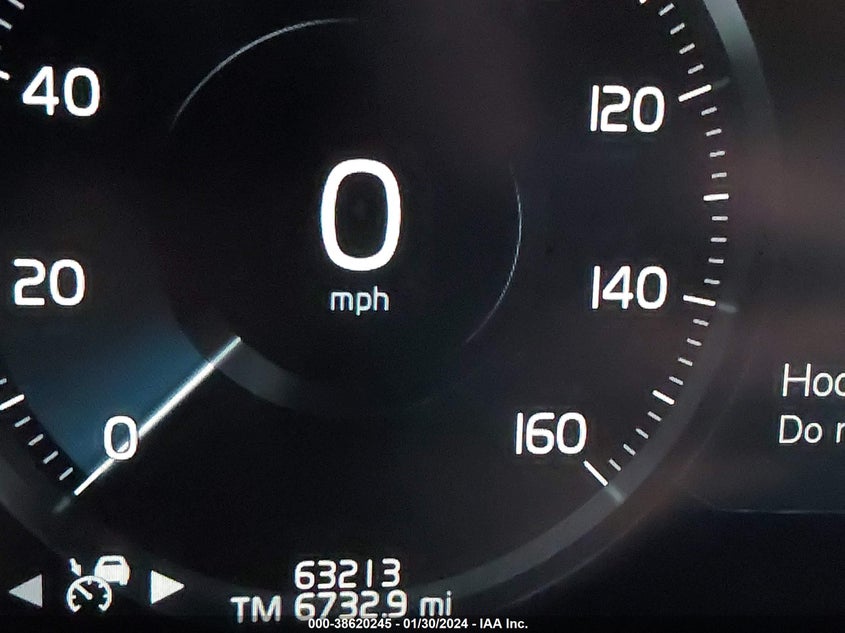 VIN YV4A22RKXJ1015774 2018 VOLVO XC60 T6 MOMENTUM