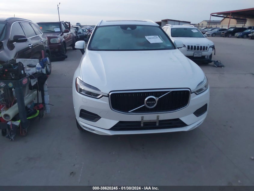 VIN YV4A22RKXJ1015774 2018 VOLVO XC60 T6 MOMENTUM